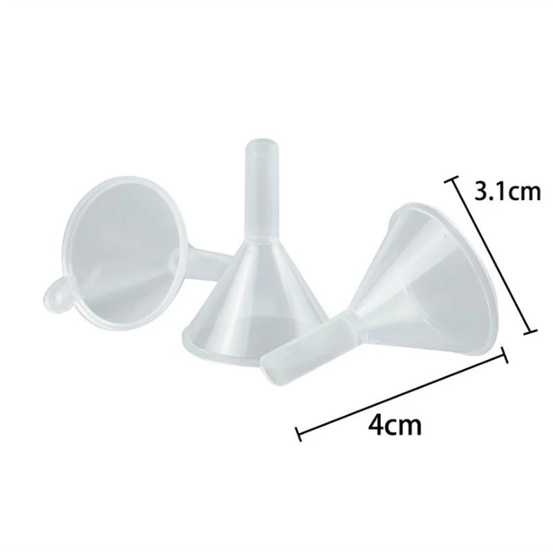 Mini Plastic Funnels, 39 × 31mm – Set of 20